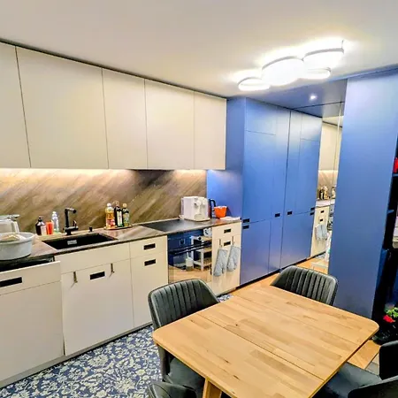 Modern, Comfortable & Place In *
